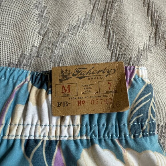 Faherty Men's Beacon Swim Trunk - Picture 6 of 7